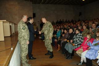 Захисників України вшановували в Кам`янському